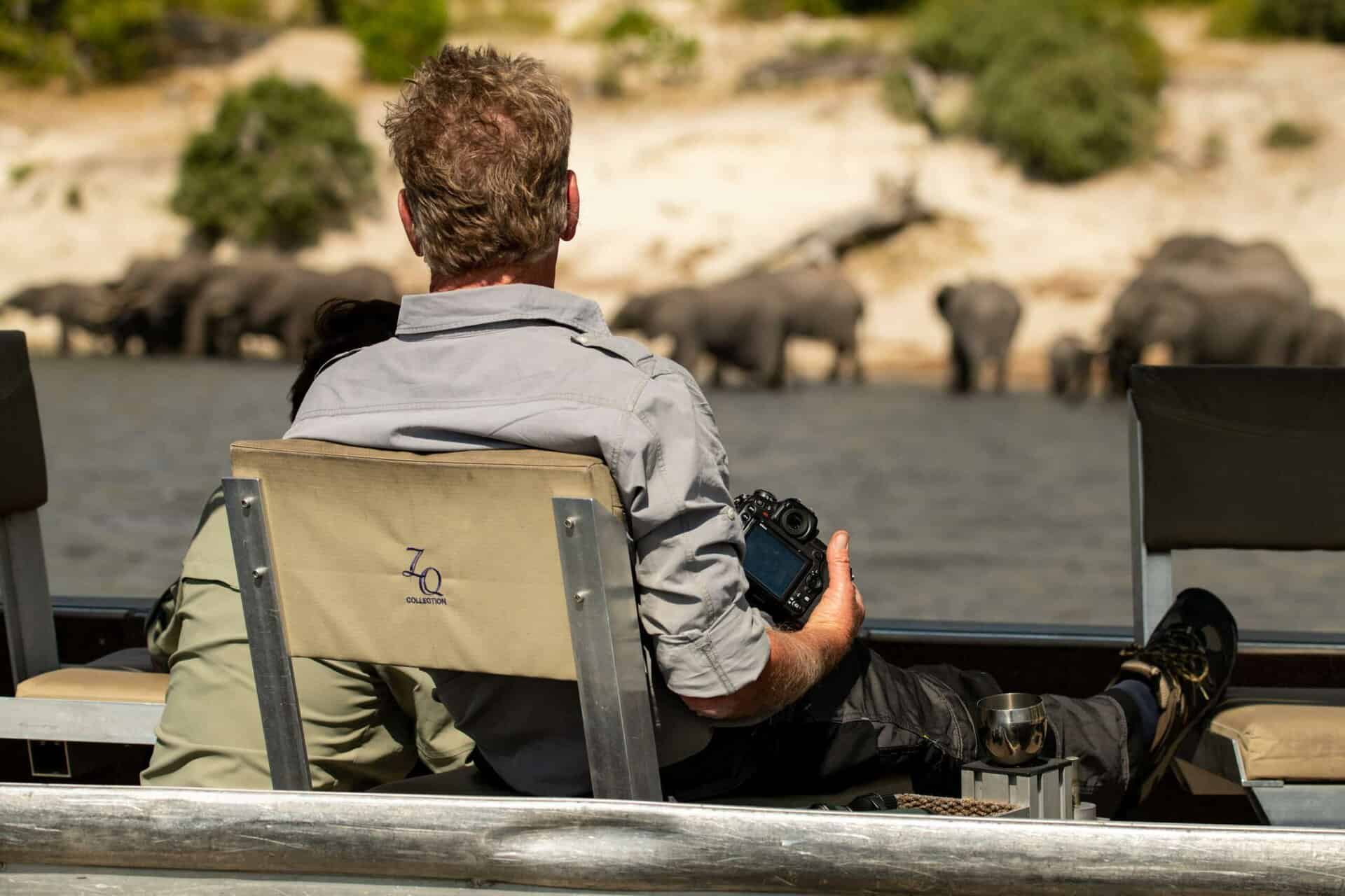 Fånga afrikanska savanner med safari och bildjakt i Afrikanska Tours och Safaris.